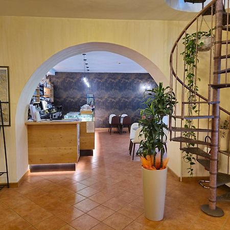 Lago Park Hotel モルヴェーノ エクステリア 写真